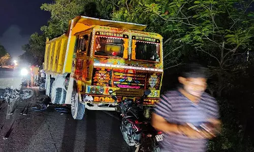 Hyderabad, Traffic constable, motorcycle, lorry