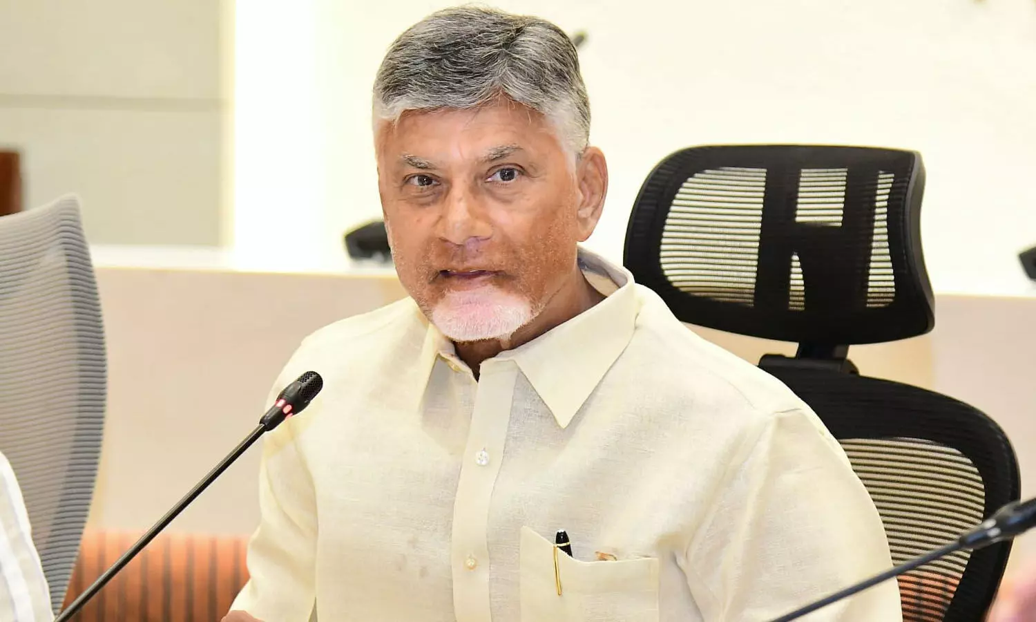 నాడు దీపావళి వద్దంటే మానేశారు.. నేడు యోగా డేకి రమ్మంటే తరలి వచ్చారు నాడు దీపావళి వద్దంటే మానేశారు.. నేడు యోగా డేకి రమ్మంటే తరలి వచ్చారు