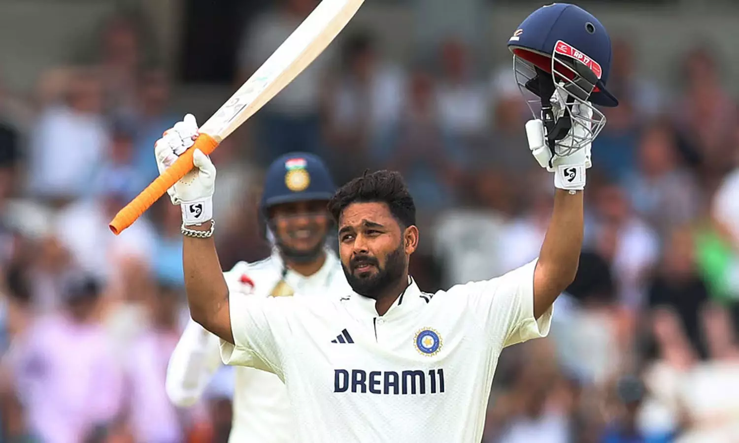 అద్భుత సెంచరీతో ధోనీని దాటేసిన పంత్..! అద్భుత సెంచరీతో ధోనీని దాటేసిన పంత్..!