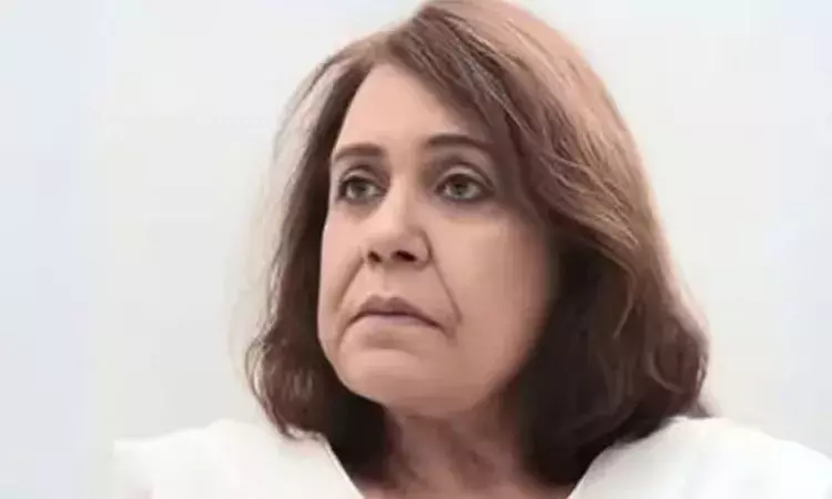 విగతజీవిగా కనిపించిన నటి అయేషా ఖాన్