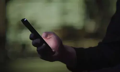 హైదరాబాద్లో నగ్న వీడియోలు విక్రయిస్తున్న దంపతులు.. లైవ్ స్ట్రీమింగ్ కూడా..