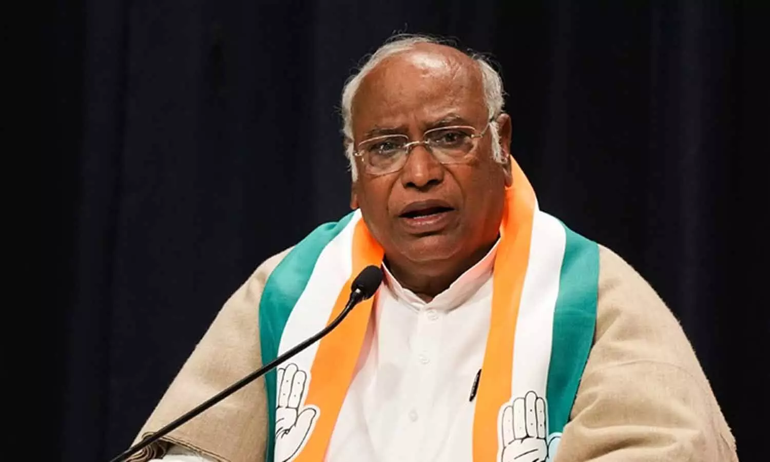 తెలంగాణలో వచ్చినట్టే.. కేంద్రంలో సైతం కాంగ్రెస్ ప్రభుత్వం వస్తుంది తెలంగాణలో వచ్చినట్టే.. కేంద్రంలో సైతం కాంగ్రెస్ ప్రభుత్వం వస్తుంది