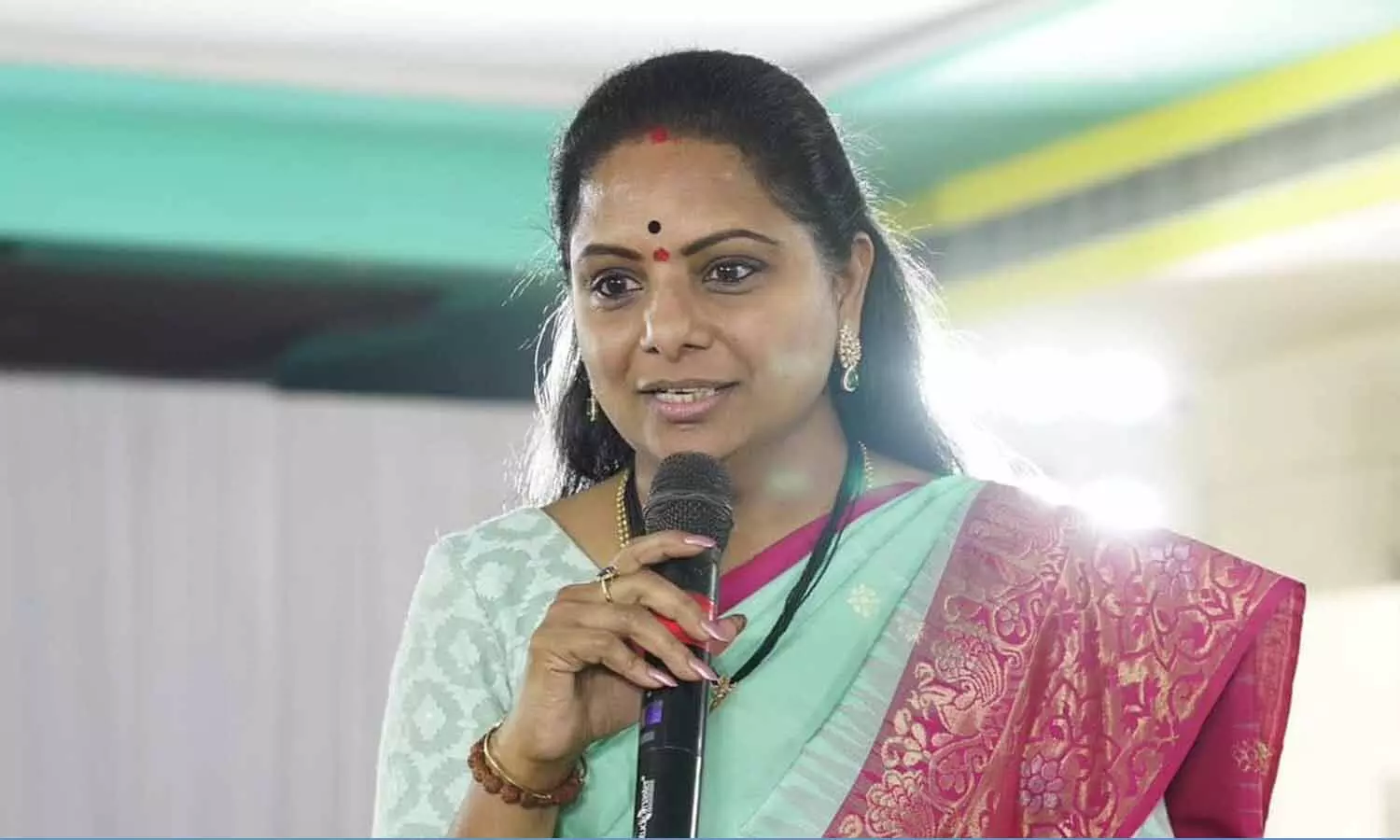 బీజేపీ డీఎన్ఏలోనే బీసీ వ్యతిరేకత ఉంది : ఎమ్మెల్సీ కవిత బీజేపీ డీఎన్ఏలోనే బీసీ వ్యతిరేకత ఉంది : ఎమ్మెల్సీ కవిత