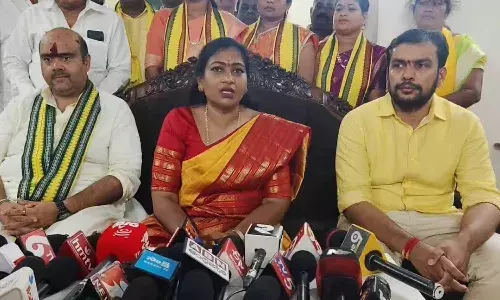 సొంత చెల్లి గురించి తప్పుగా ప్రచారం చేసిన వ్యక్తి ఆ పార్టీకి అధ్యక్షుడుగా ఉండటం సిగ్గుచేటు