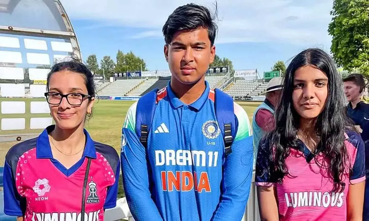 వైభవ్ సూర్యవంశీ అంటే వారికి పిచ్చి.. అతడిని కలవడానికి ఇద్దరమ్మాయిలు ఏం చేశారంటే..? వైభవ్ సూర్యవంశీ అంటే వారికి పిచ్చి.. అతడిని కలవడానికి ఇద్దరమ్మాయిలు ఏం చేశారంటే..?