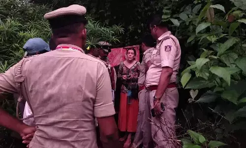 ముగిసిన వీసా గ‌డువు.. గుహలో బతుకుతున్న రష్యన్ మహిళ