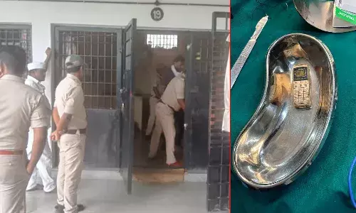 Karnataka, mobile, raid, phone surgically removed, Shivamogga Central Jail