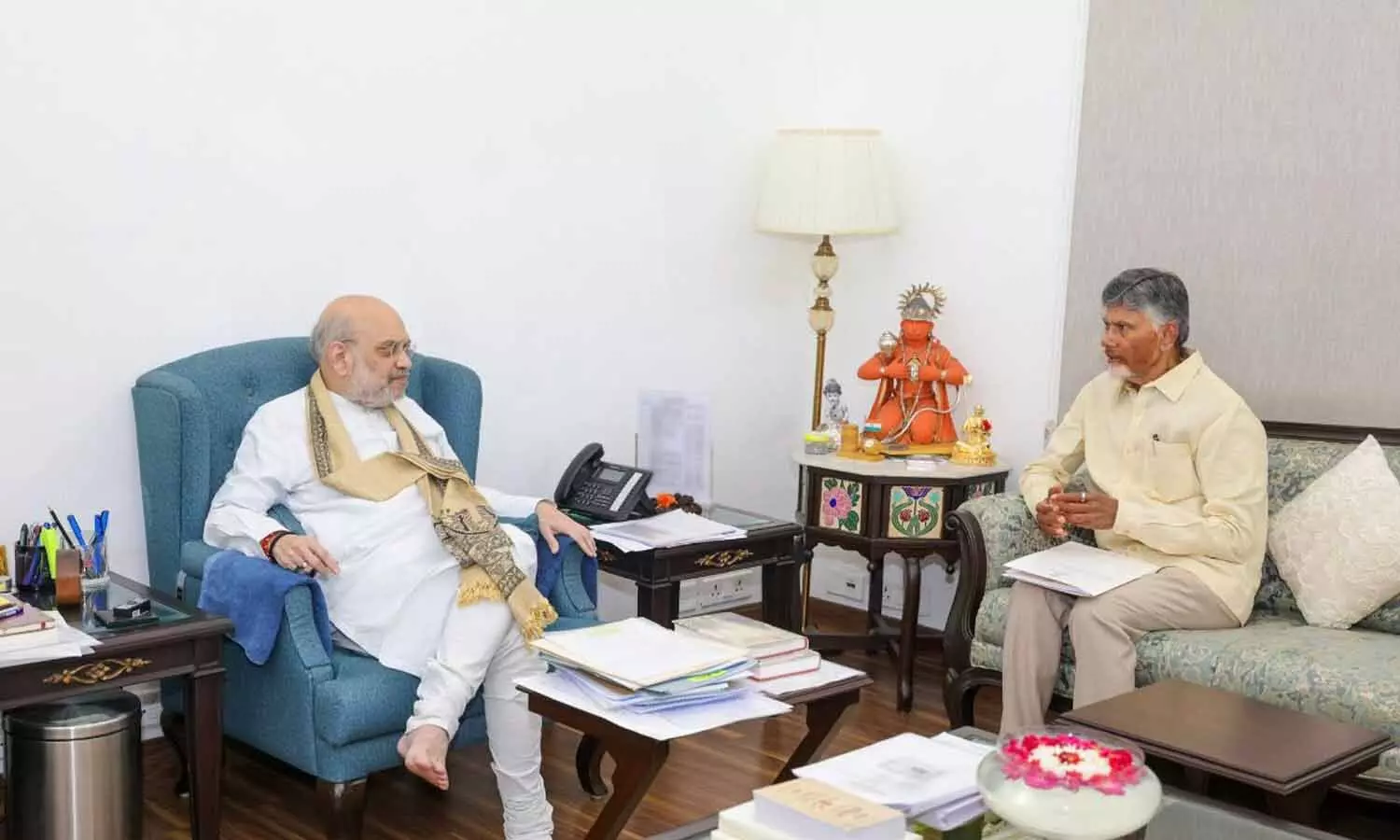 కేంద్ర హోం మంత్రి అమిత్ షాతో సీఎం చంద్రబాబు భేటీ కేంద్ర హోం మంత్రి అమిత్ షాతో సీఎం చంద్రబాబు భేటీ