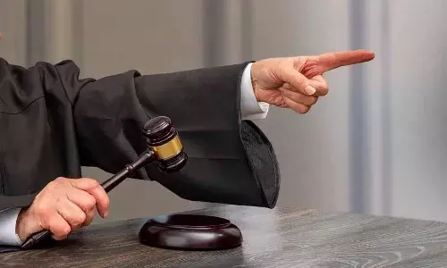 మళ్లీ మళ్లీ హోటల్కి ఎందుకు వెళ్లావు.. వివాహేతర సంబంధం పెట్టుకున్న మహిళను మందలించిన సుప్రీం