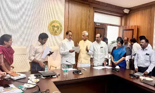 రూ. 4 కోట్లు విలువ చేసే భూమిని ప్రభుత్వానికి రాసిచ్చిన రైతు కమిషన్ చైర్మన్