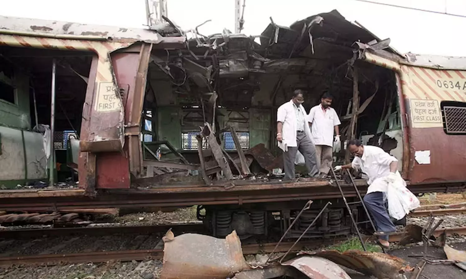 2006 Mumbai train blasts, 12 convicts, acquitted, Bombay High Court 2006 Mumbai train blasts, 12 convicts, acquitted, Bombay High Court