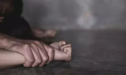 Jharkhand, girl raped by boy, hostage, Crime