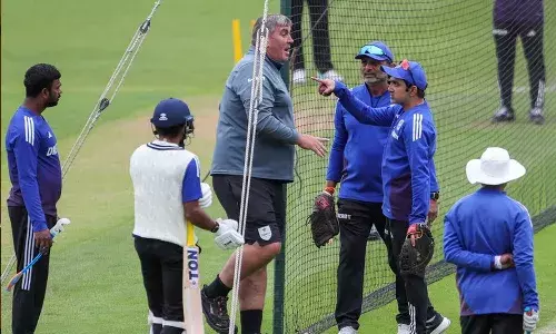 Video : పిచ్ క్యూరేటర్ బెదిరింపులకు తనదైన స్టైల్లో బదులిచ్చిన గంభీర్..!