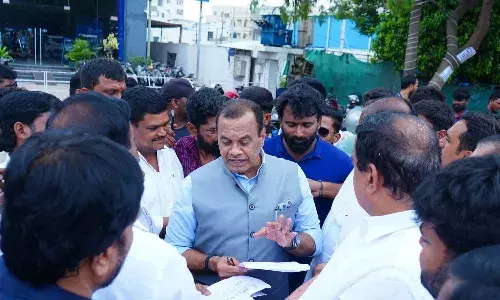 Telangana, Hyderabad, Minister Komatireddy Venkatreddy, Green Field Road