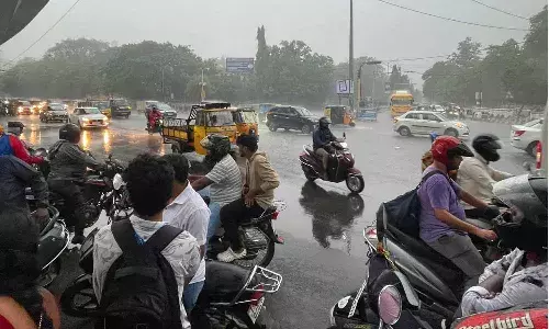 Hyderabad News, Heavy Rains, Thunderstorms Lashed