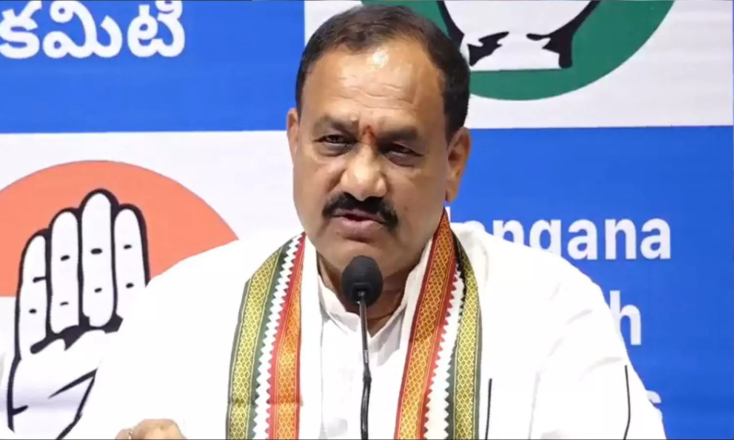 బీజేపీ నేతలు చేతగాని దద్దమ్మలు.. ఢిల్లీలో టీపీసీసీ చీఫ్ సంచలన వ్యాఖ్యలు బీజేపీ నేతలు చేతగాని దద్దమ్మలు.. ఢిల్లీలో టీపీసీసీ చీఫ్ సంచలన వ్యాఖ్యలు