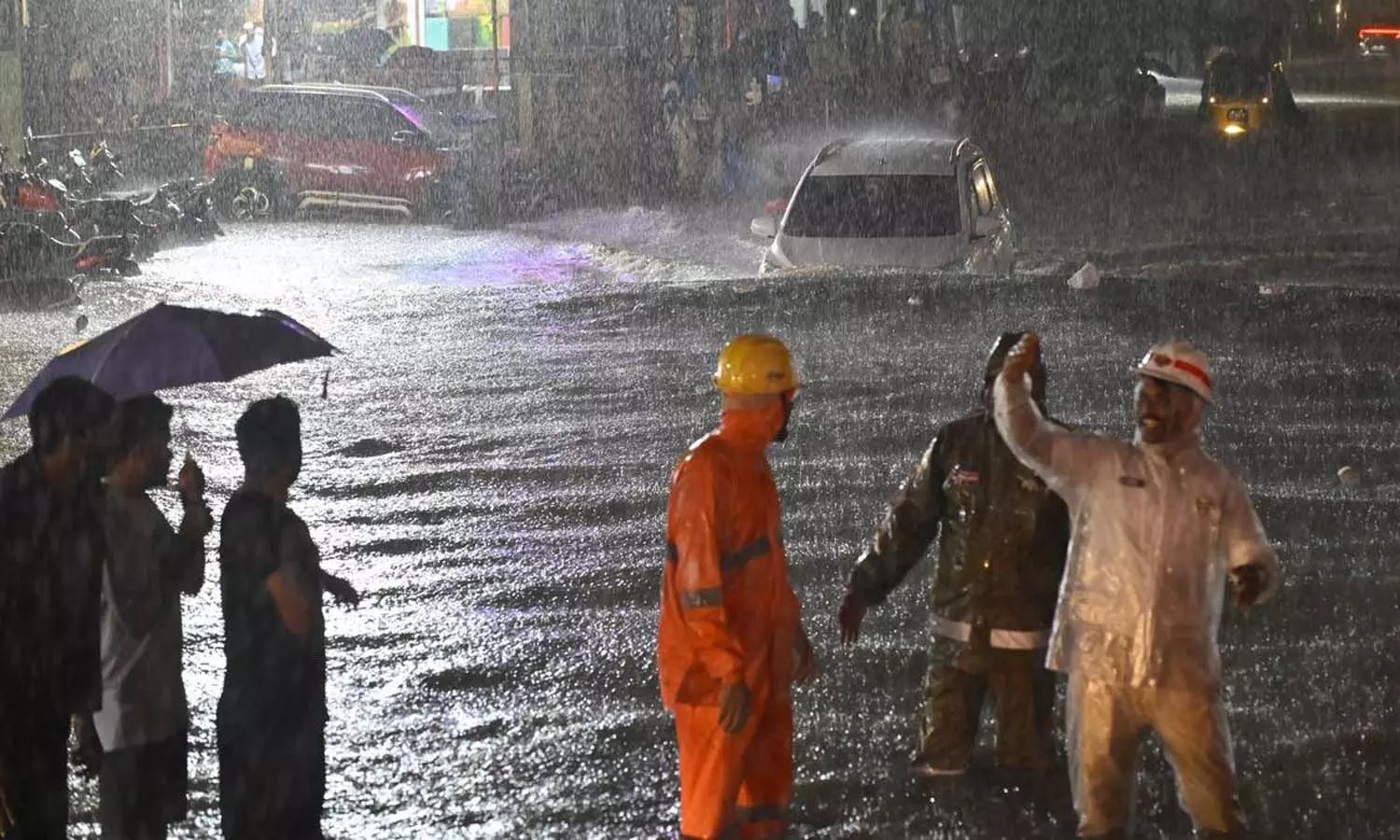 Hyderabad News, Heavy Rains, heavy rainfall, Traffic Hyderabad News, Heavy Rains, heavy rainfall, Traffic