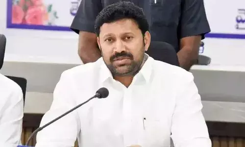 ఆ గ్రామానికి భారీగా బయటి వ్యక్తులు వచ్చారు : వైఎస్‌ అవినాష్‌ రెడ్డి