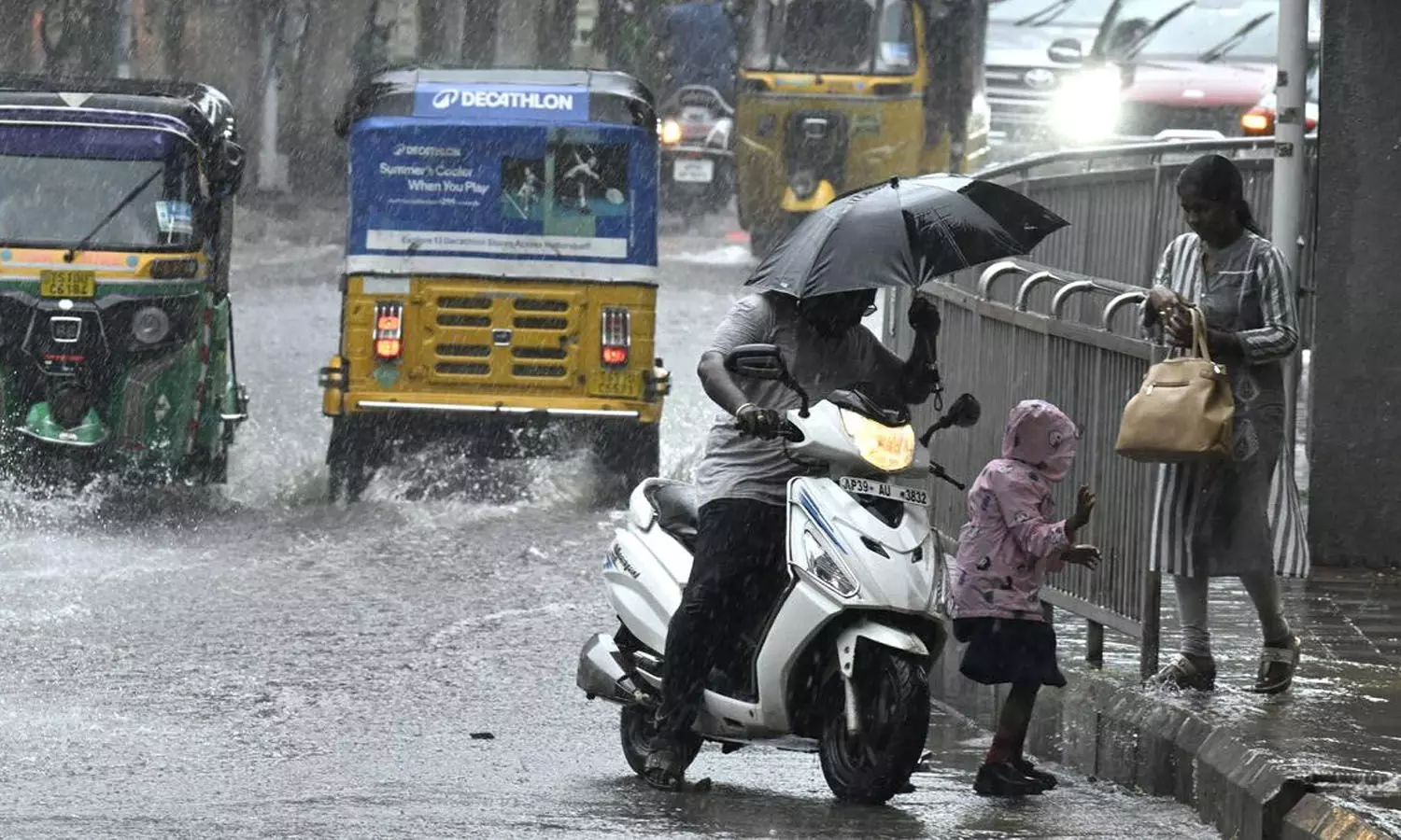Holidays, schools, districts, Telangana, heavy rains Holidays, schools, districts, Telangana, heavy rains