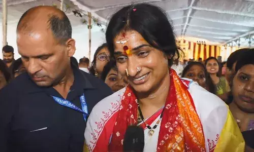 కాంగ్రెస్ పార్టీ హిందువులను విభజిస్తూ ఉంది