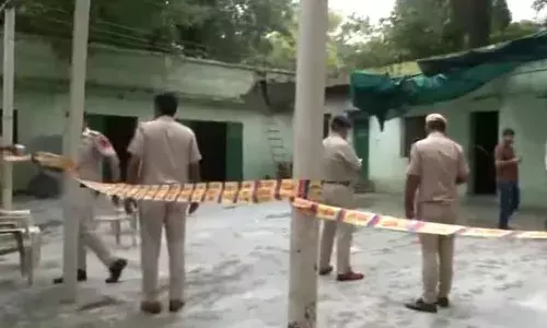 6 dead, several trapped, wall collapses, Delhi, Humayun Tomb complex