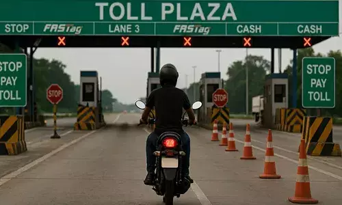 ద్విచక్ర వాహనాలకు టోల్ ఫీజు వసూలుపై క్లారిటీ ఇచ్చిన కేంద్రం..!