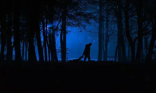 దారుణం.. భార్యను చంపి.. మృతదేహాన్ని ముక్కలు చేసి.. గుండెను గ్రామస్తులకు చూపిస్తూ..