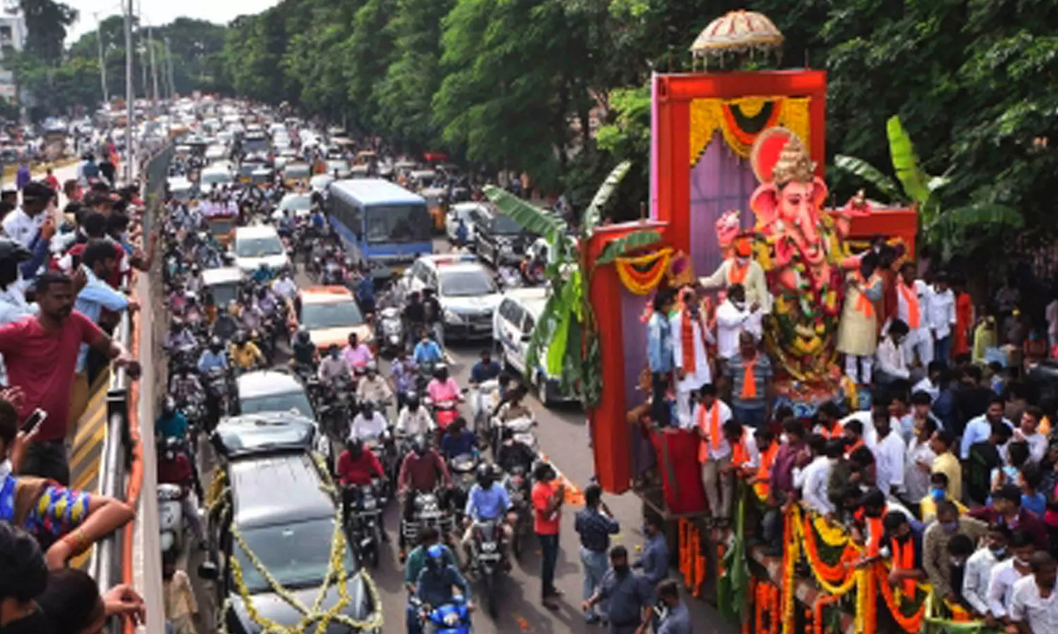 Hyderabad : నగరంలో ట్రాఫిక్ ఆంక్షలు.. ఎప్పటివరకంటే..? Hyderabad : నగరంలో ట్రాఫిక్ ఆంక్షలు.. ఎప్పటివరకంటే..?