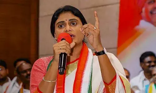 తురకపాలెం మృత్యుఘోషపై ప్రభుత్వం స్పందించాలి : షర్మిల