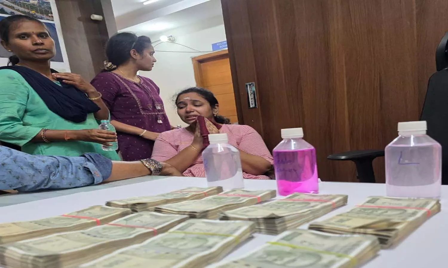 Hyderabad, ACB, Corruption, Female officer, Bribe