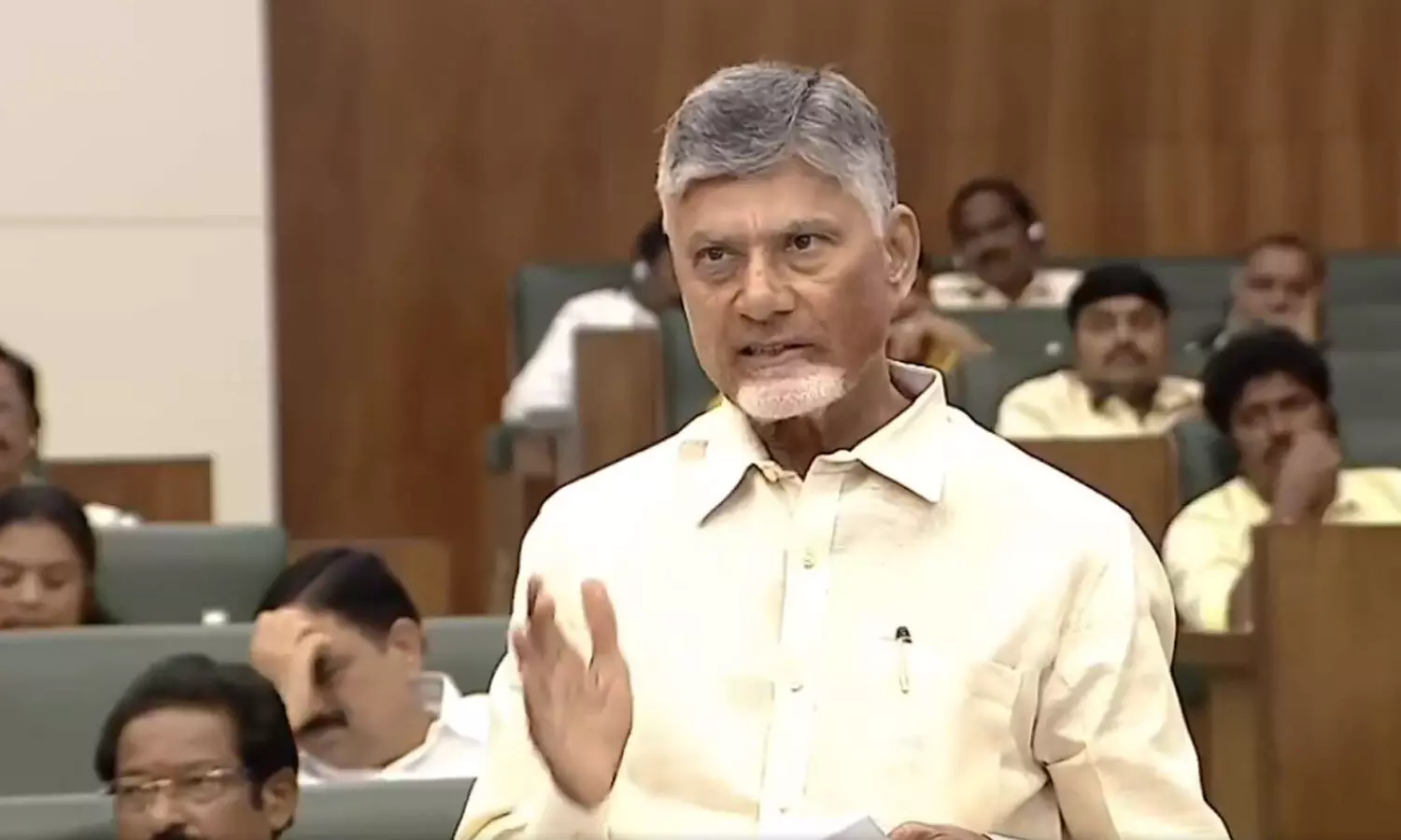 కొత్తగా ఎన్నికైన ఎమ్మెల్యేలు ఎక్కువ సమయం అసెంబ్లీలో గడపాలి కొత్తగా ఎన్నికైన ఎమ్మెల్యేలు ఎక్కువ సమయం అసెంబ్లీలో గడపాలి