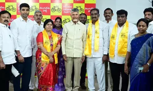 టీడీపీలో చేరిన ముగ్గురు ఎమ్మెల్సీలు