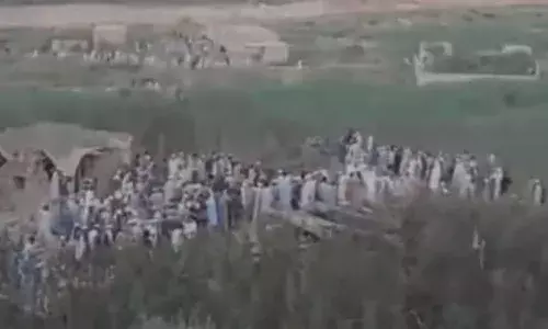 సొంత ప్రజలపై బాంబుల వర్షం కురిపించిన పాక్ వైమానిక దళం.. 30 మంది మృతి