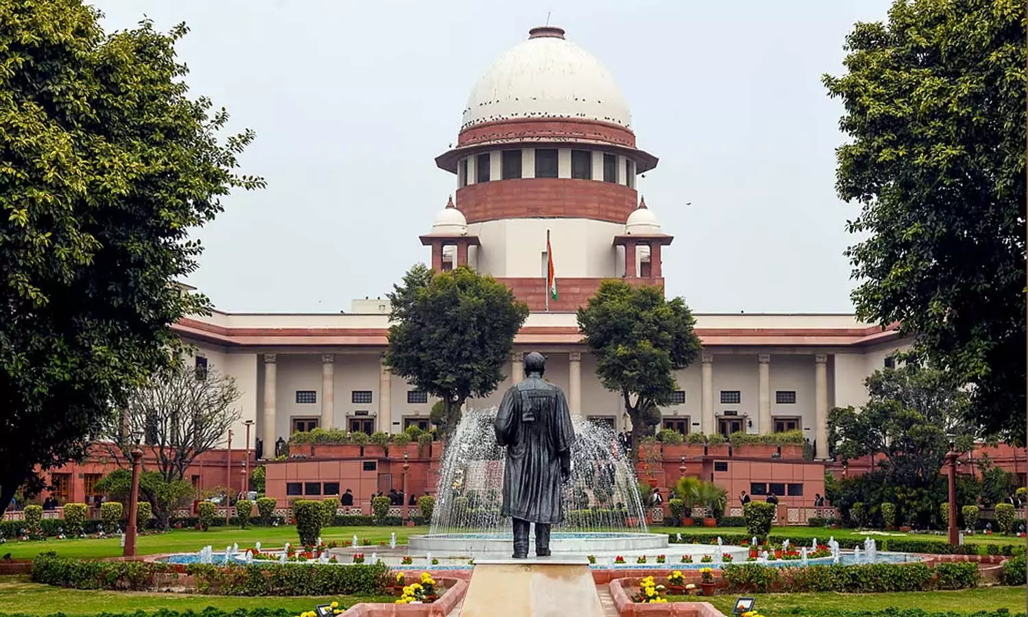 National News, SupremeCourt, Tamil Nadu government, Public Funds, Madras High Court, Political Statues