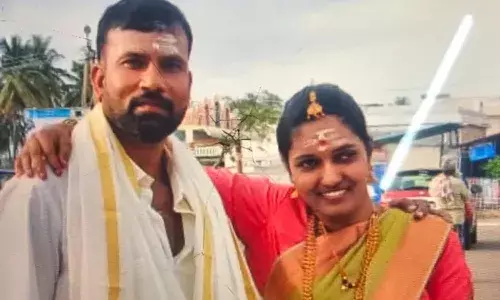 Suspecting affair, Bengaluru, man stabs wife, daughter