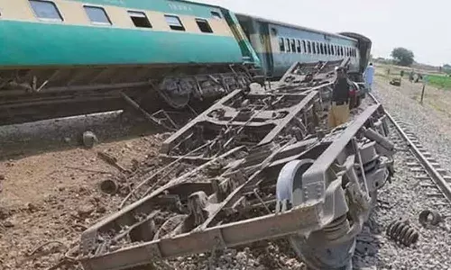 International News, Balochistan province, Mastung district, Jafar Express train derailed
