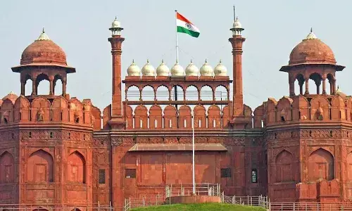 Hit for not speaking Hindi, Kerala students, assault, Delhi, theft charge,