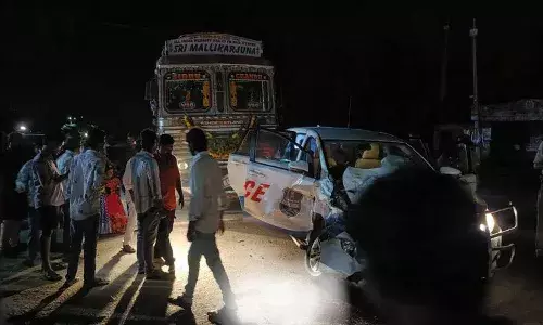 DSP, driver injured, mishap, Telangana, CM tour arrangements, Gangapur
