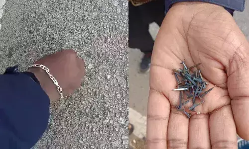 Video : రోడ్డుపై ఎక్కడ చూసినా మేకులే.. అదో పెద్ద పంచర్ మాఫియా..!