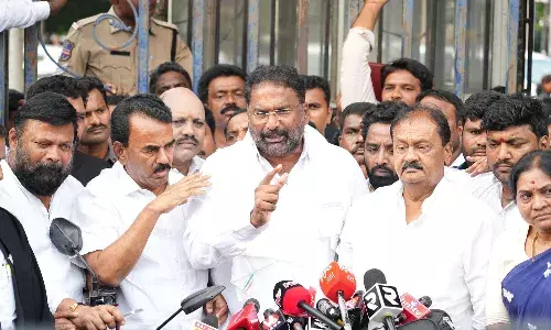 వెనక్కి తగ్గే ప్రసక్తే లేదు.. బీసీ బిడ్డలు అధైర్యపడొద్దు : మంత్రి వాకిటి శ్రీహరి