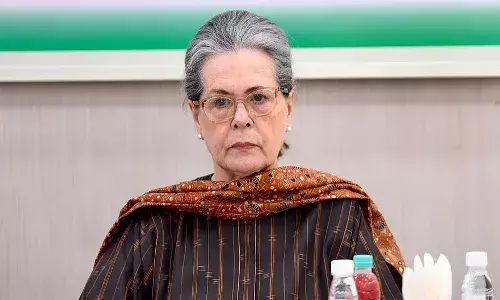 అండగా ఉంటాం.. ఐపీఎస్ పురాణ్ కుమార్ భార్యకు సోనియా గాంధీ లేఖ