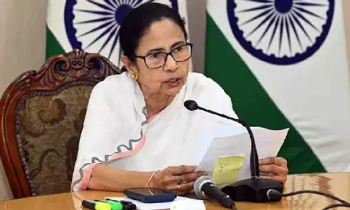 రాత్రి 12:30 గంటలకు విద్యార్థిని బయటకు ఎలా వెళ్లింది.? ఈ ఘటనకు ఎవరు బాధ్యులు..?