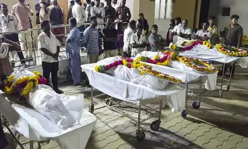 కరూర్ తొక్కిసలాట.. స్వతంత్ర దర్యాప్తు కోరుతూ దాఖలైన పిటిషన్లపై నేడు సుప్రీం తీర్పు