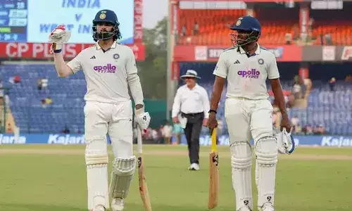 విజయానికి 58 పరుగుల దూరంలో.. విజయానికి 58 పరుగుల దూరంలో..