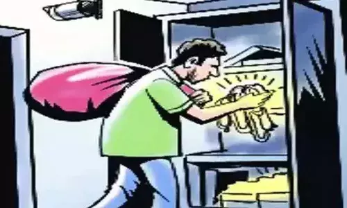 Crime News, Hyderabad, Domalaguda police station, Elderly couple attacked