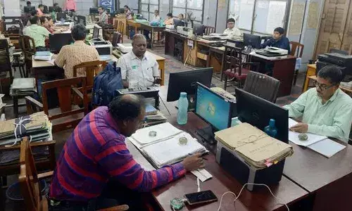Central govt, Fact Check,  Retirement Age, PIB , rumors