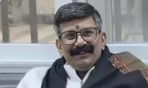 National News, Madhyapradesh, Ujjains Mahakaleshwar Temple, Devotee dies, heart attack