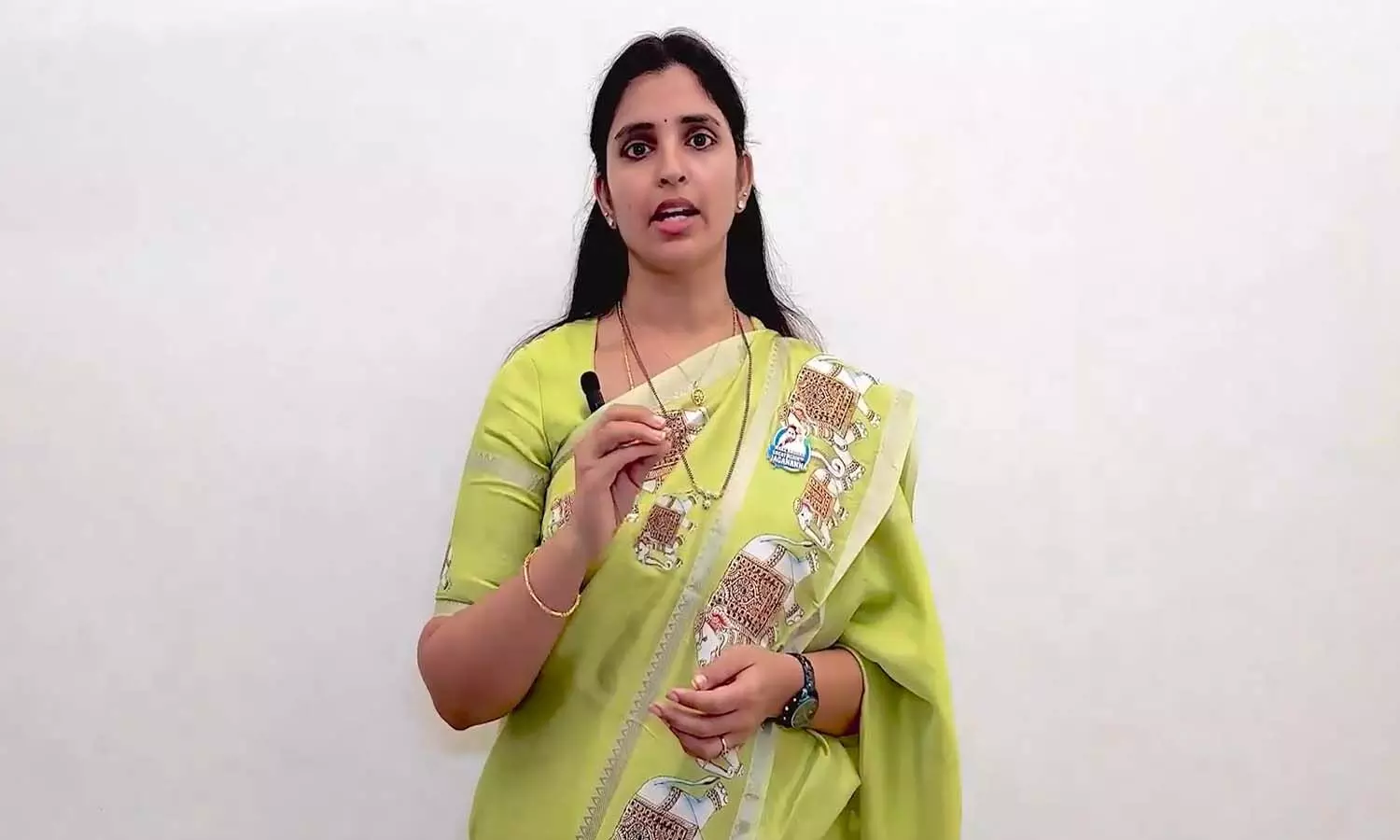 Andrapradesh, Kakinada District, Tuni, Man Attempted To Rape, school girl, Ysrcp, Tdp Andrapradesh, Kakinada District, Tuni, Man Attempted To Rape, school girl, Ysrcp, Tdp