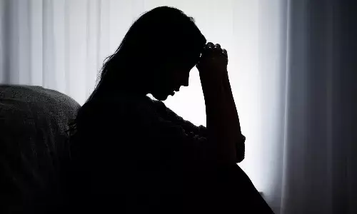 Minor girl, assaulted, Rajamahendravaram, youth absconding