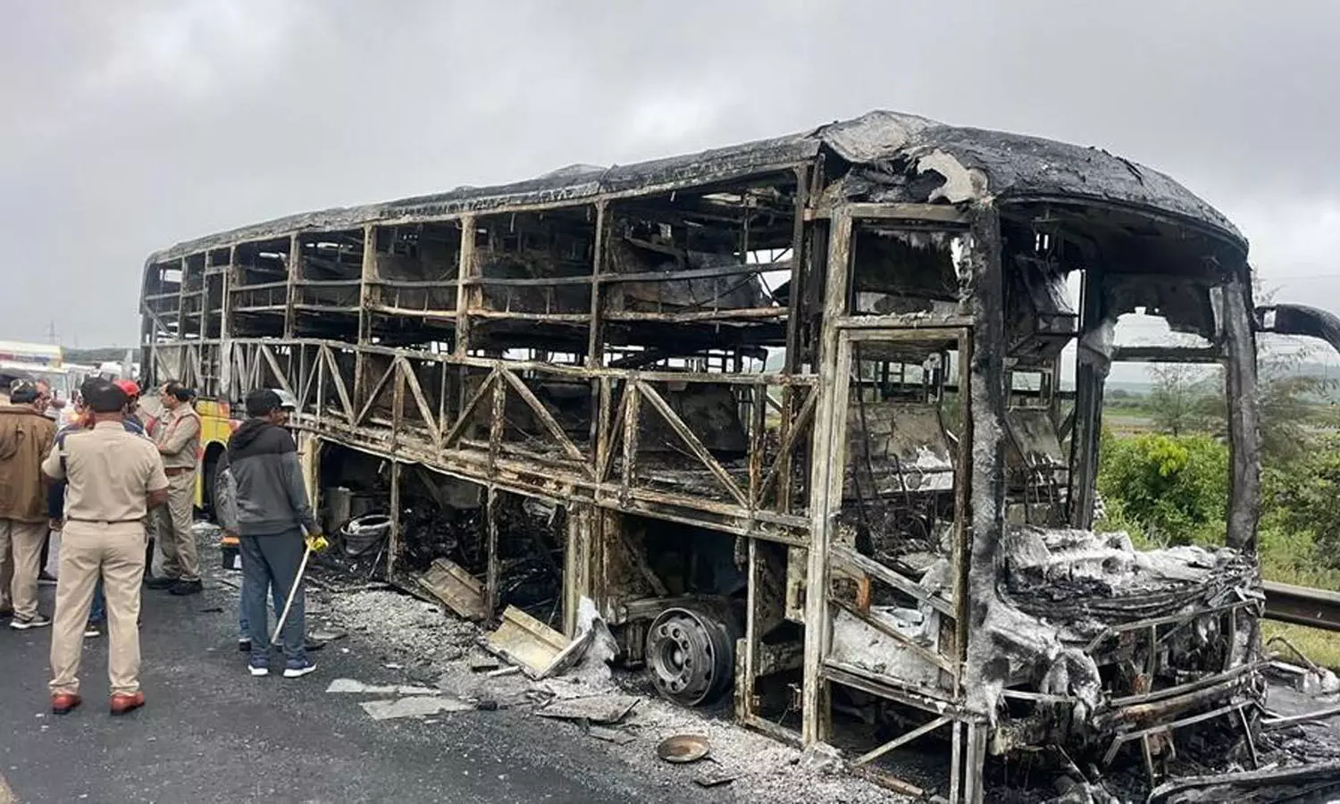25 killed, Bengaluru, bus catches fire, bike collision, Kurnool 25 killed, Bengaluru, bus catches fire, bike collision, Kurnool